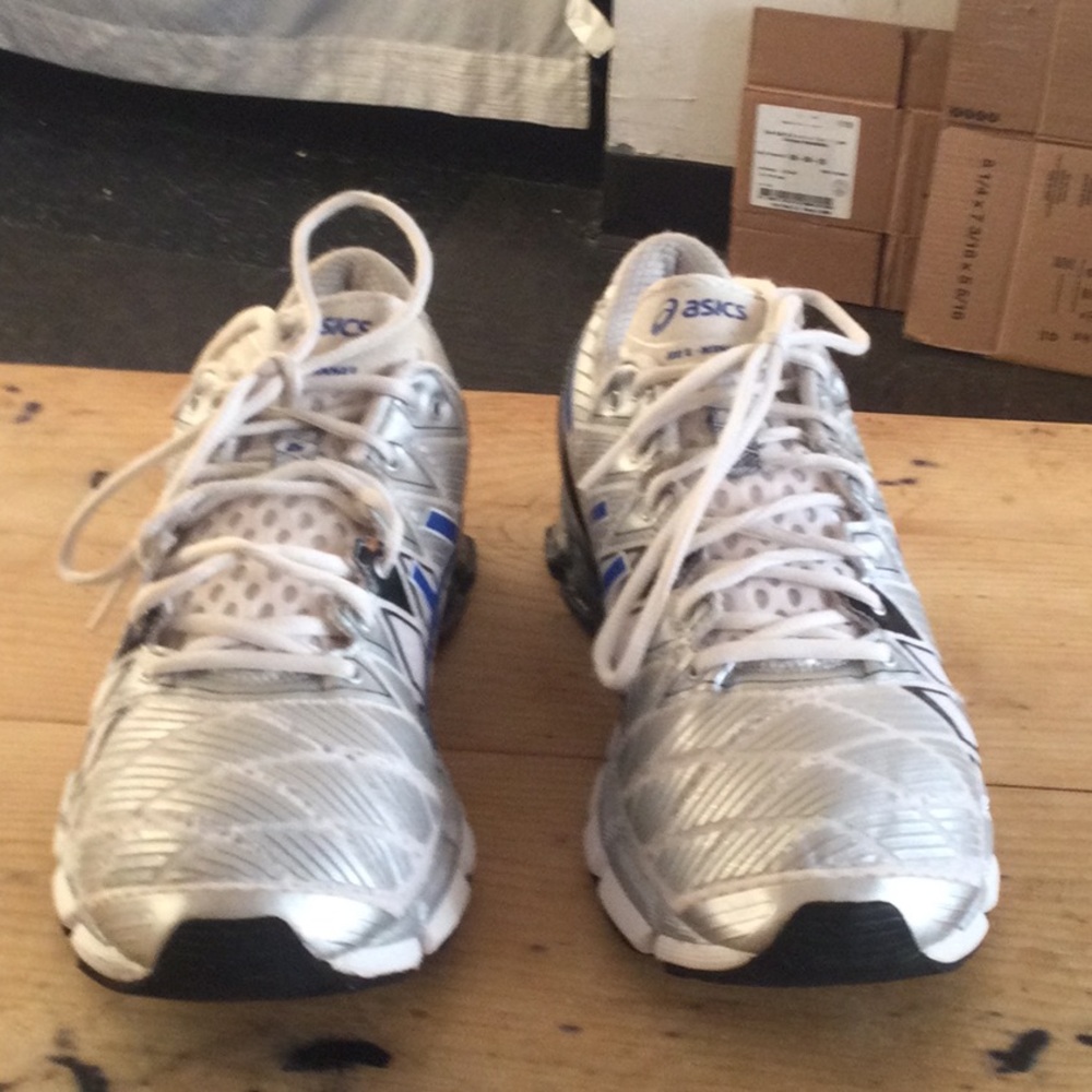 ASICS Men’s Silver Running Shoes - Lightweight Performance
